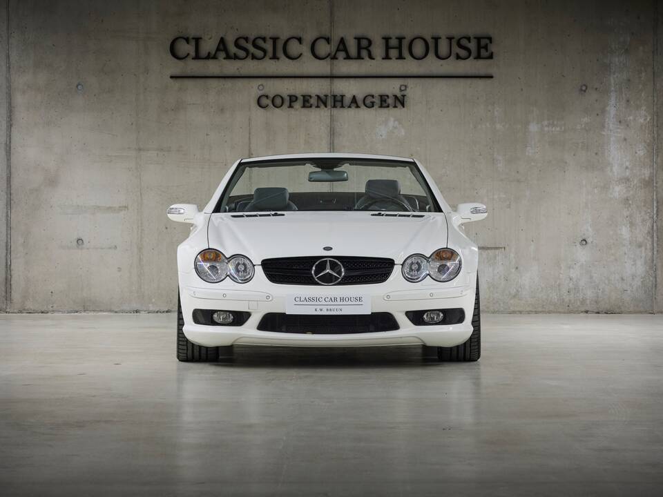 Image 16/99 de Mercedes-Benz SL 55 AMG (2005)