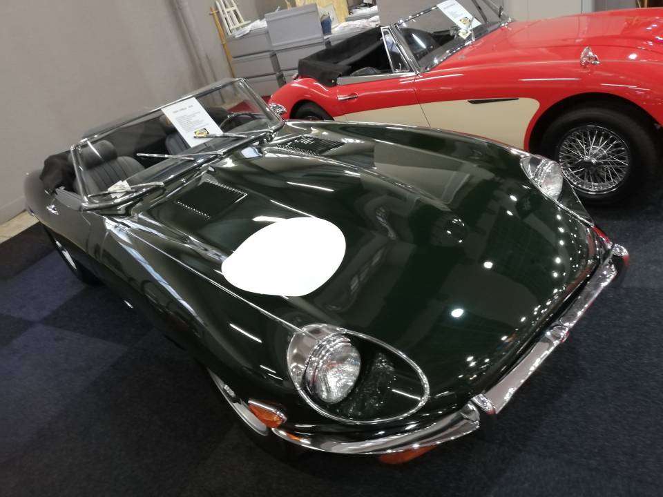 Afbeelding 3/31 van Jaguar E-Type (1970)