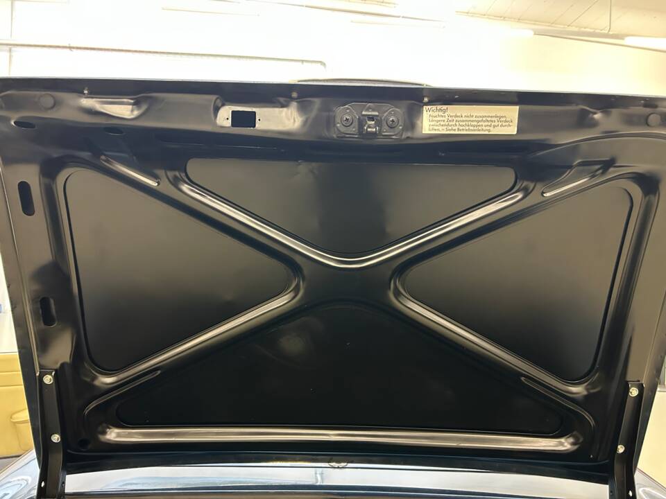 Afbeelding 16/31 van Mercedes-Benz 230 SL (1964)