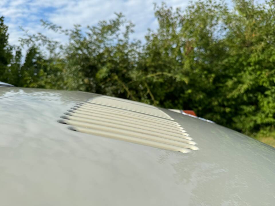 Image 15/30 of Volkswagen Karmann Ghia 1600 (1973)