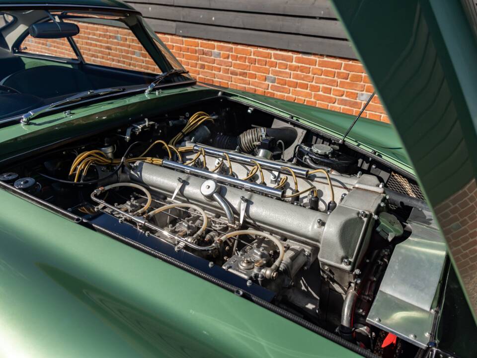 Image 6/62 of Aston Martin DB 4 GT (1960)