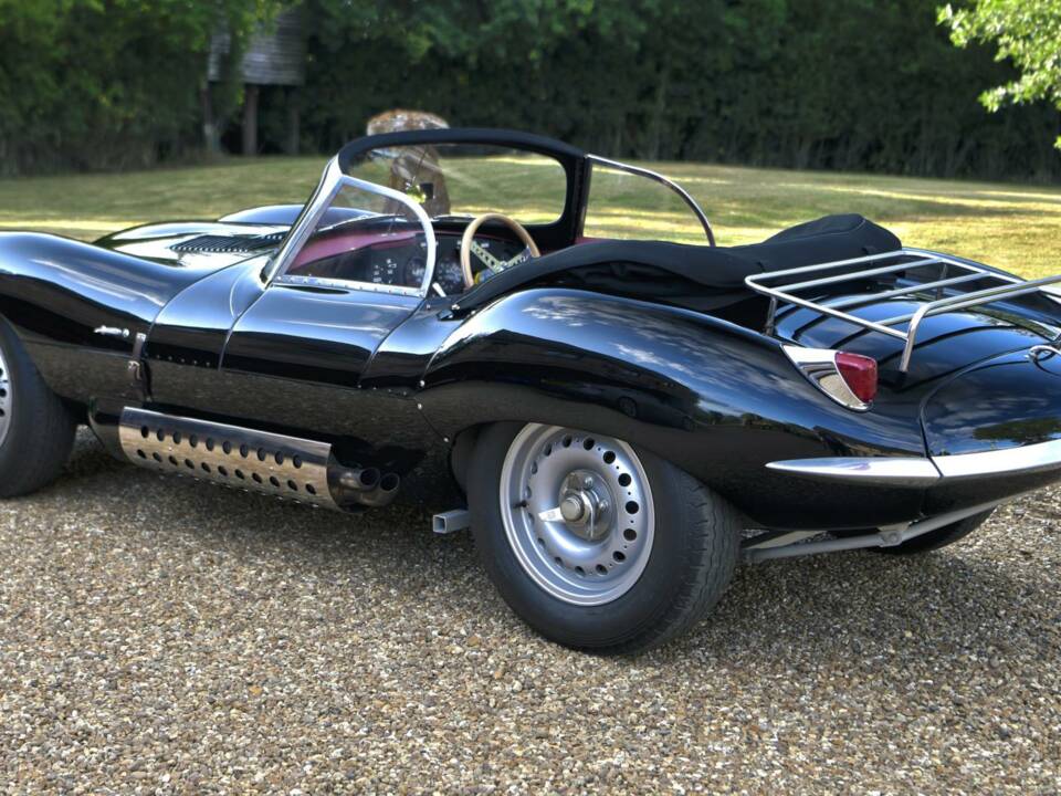 Afbeelding 14/50 van Jaguar XK-SS (1967)
