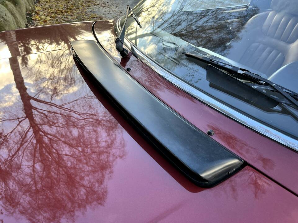 Image 18/35 of Peugeot 504 Convertible (1980)