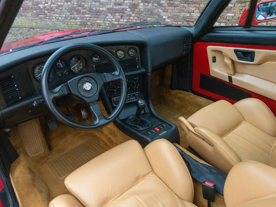 Image 3/50 de Alfa Romeo SZ (1991)
