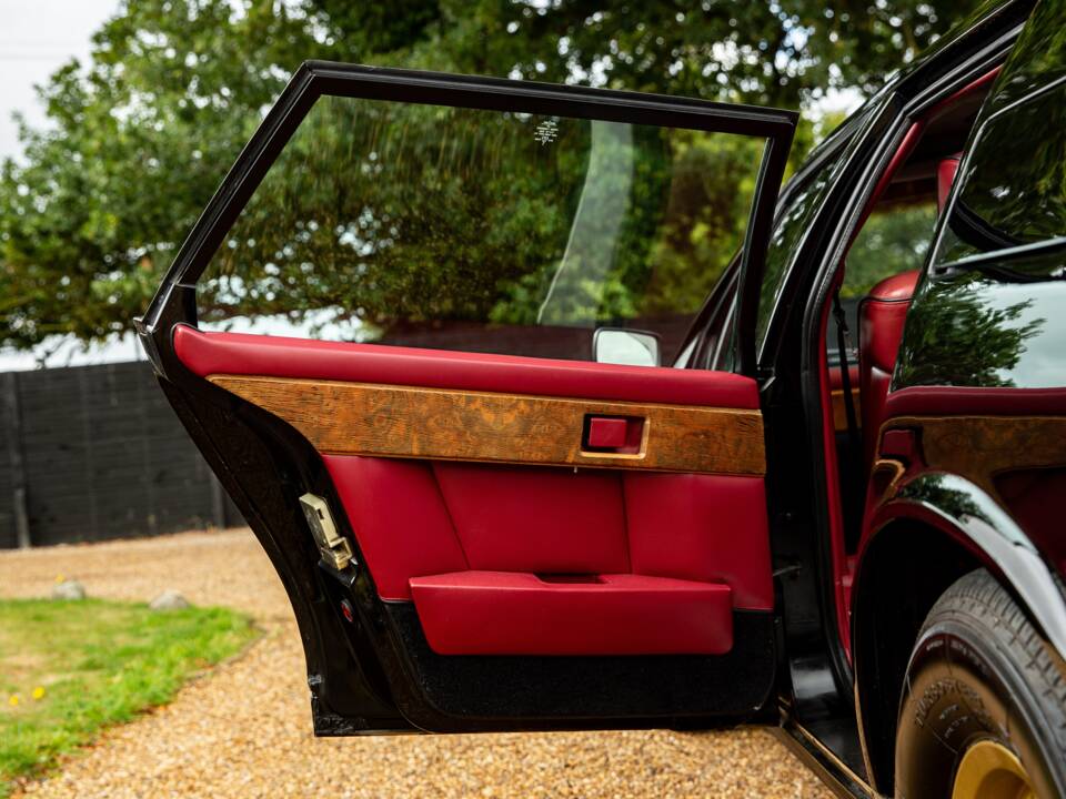 Image 34/43 of Aston Martin Lagonda (1979)