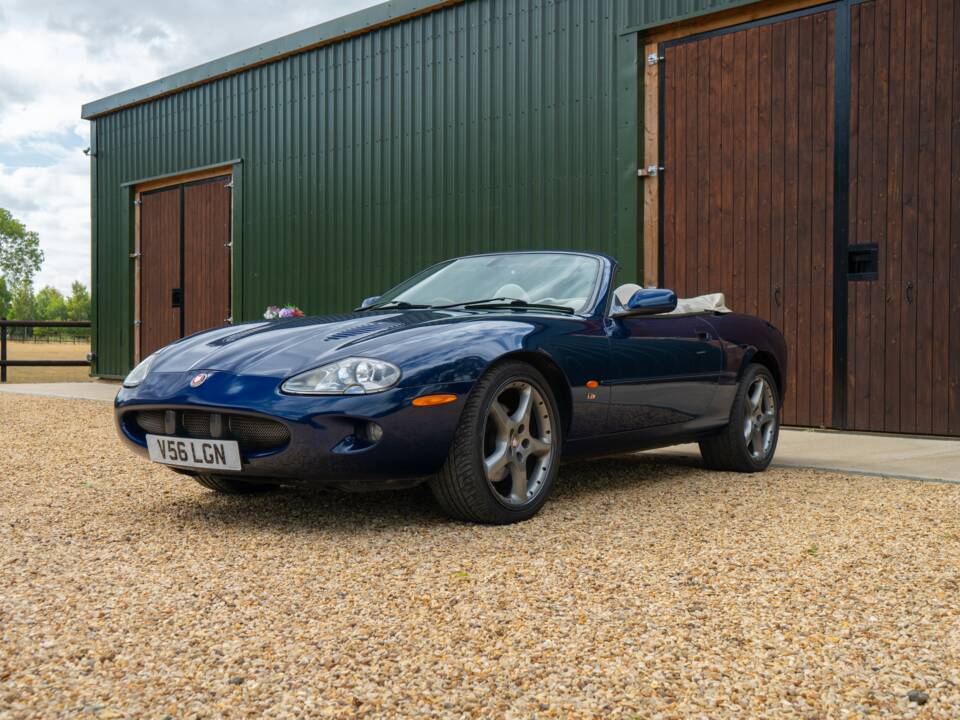 Imagen 46/50 de Jaguar XKR (2000)