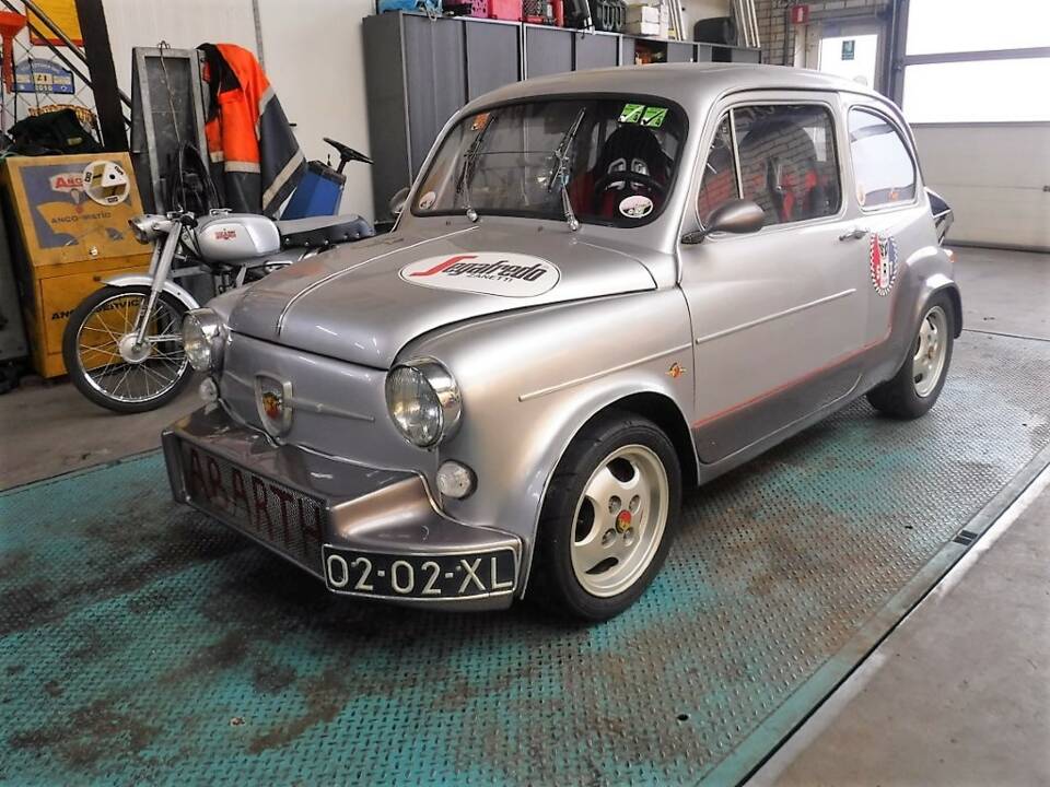 Image 2/50 de FIAT 600 D &#x2F; 770 Abarth (1973)