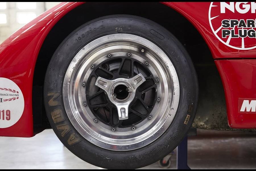 Image 15/39 of Lola T280 (1972)