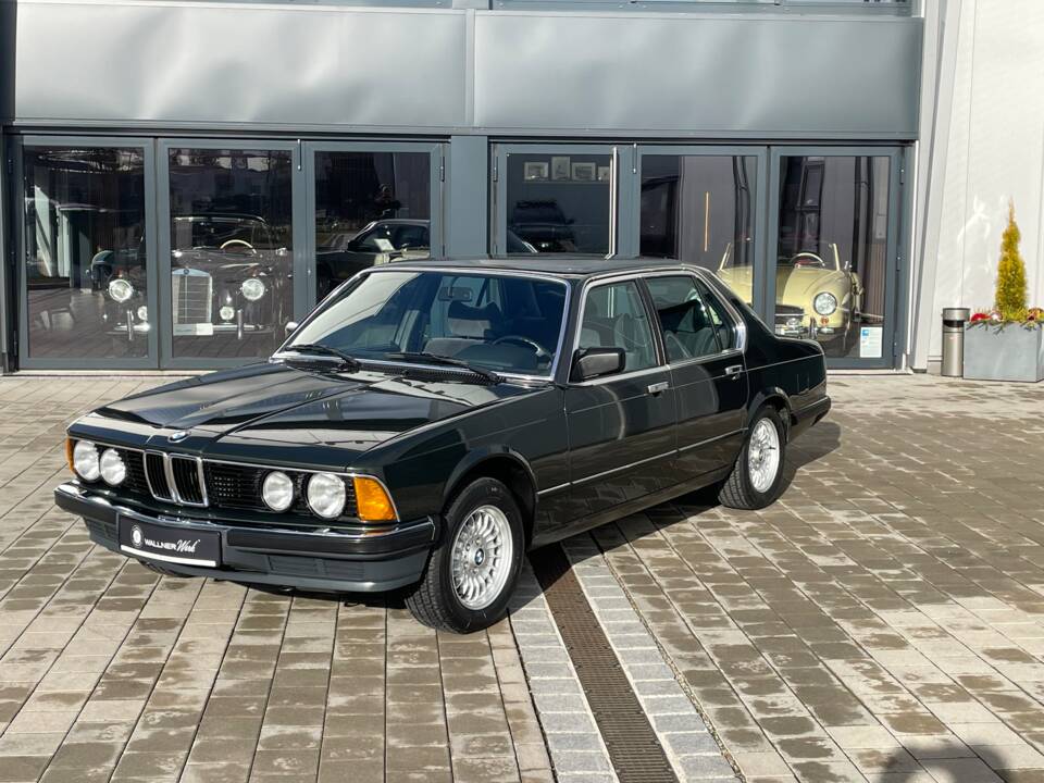Afbeelding 4/26 van BMW 732i (1986)