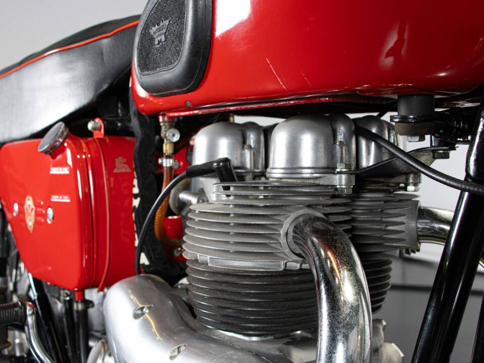 Image 46/50 of Matchless G 12 (1963)