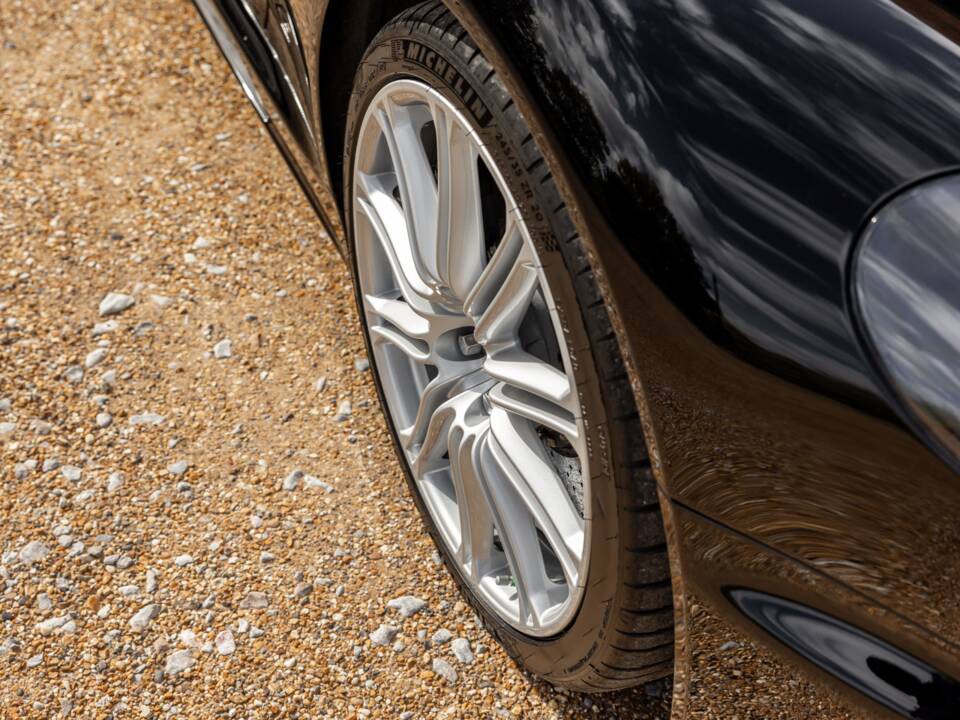 Image 39/77 of Aston Martin DBS (2009)