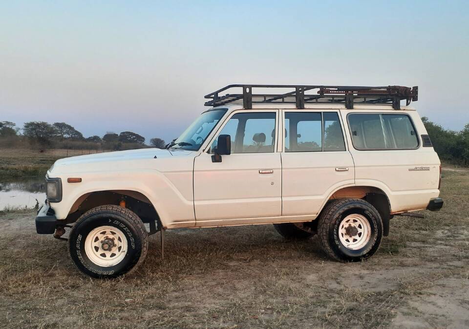 Image 9/61 of Toyota Land Cruiser FJ 62 (1989)