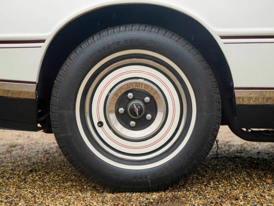 Image 6/28 of Aston Martin Lagonda (1982)