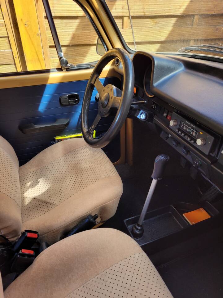 Image 5/20 of Volkswagen Beetle 1303 (1973)