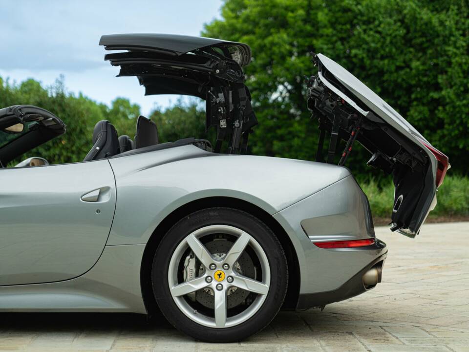 Bild 23/50 von Ferrari California T (2014)