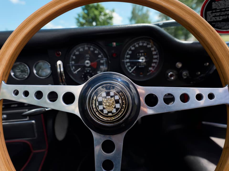 Image 24/80 of Jaguar E-Type 4.2 (1966)
