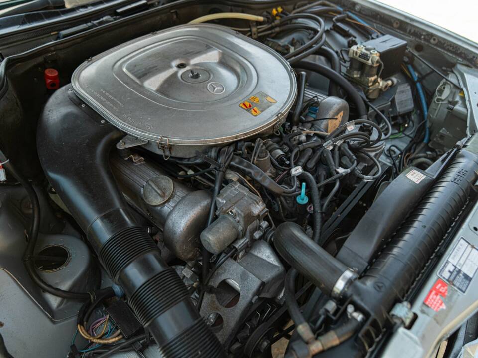 Image 49/50 de Mercedes-Benz 380 SEC (1982)