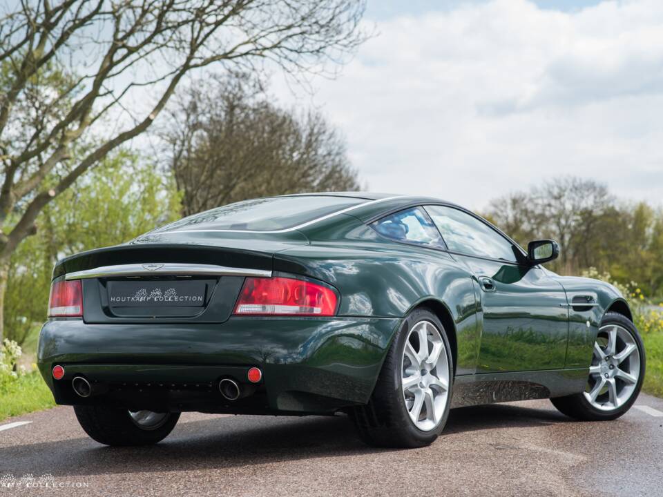 Image 5/17 of Aston Martin V12 Vanquish (2004)
