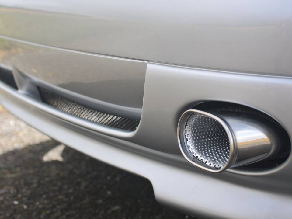 Immagine 8/33 di Aston Martin DB 7 (1999)