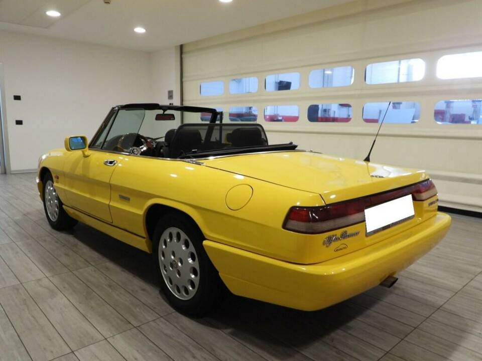 Afbeelding 3/15 van Alfa Romeo 2.0 Spider (1991)