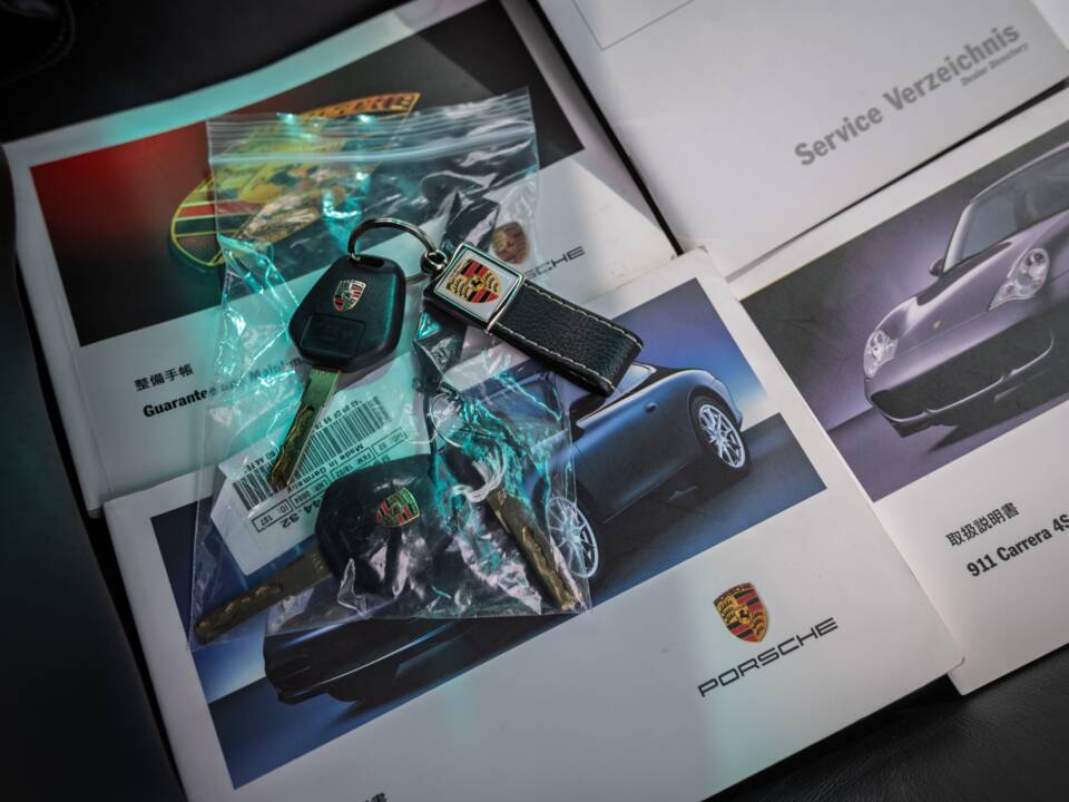 Afbeelding 15/73 van Porsche 911 Carrera 4S (2002)