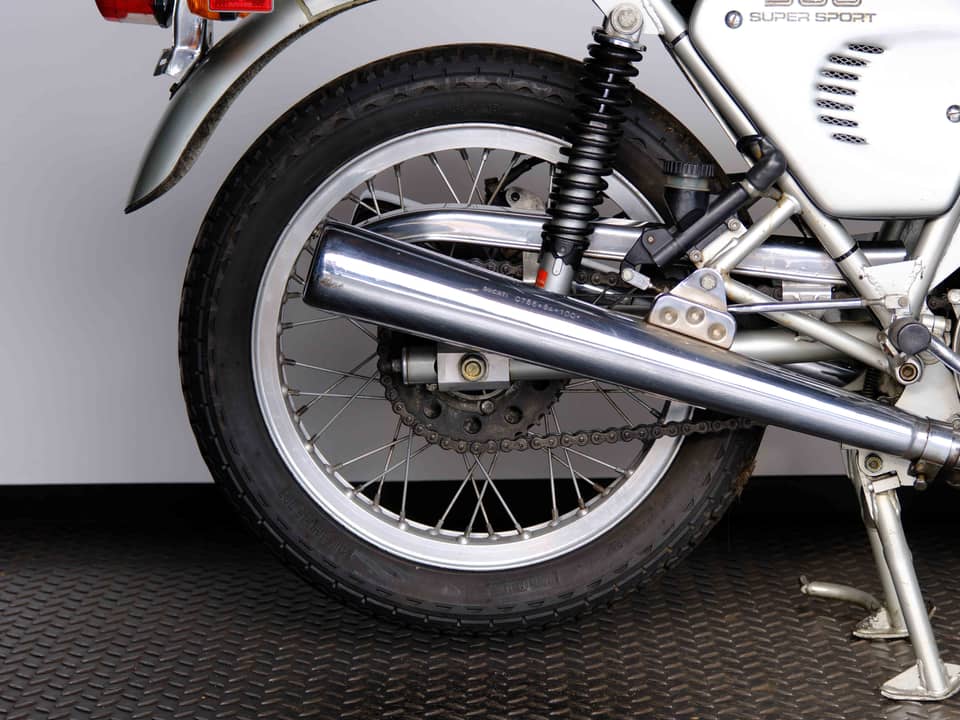 Image 14/54 de Ducati 900 SS (1977)