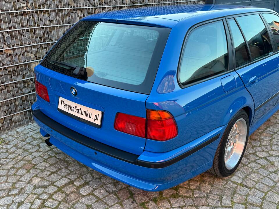 Image 81/100 of BMW 540i Touring (1998)