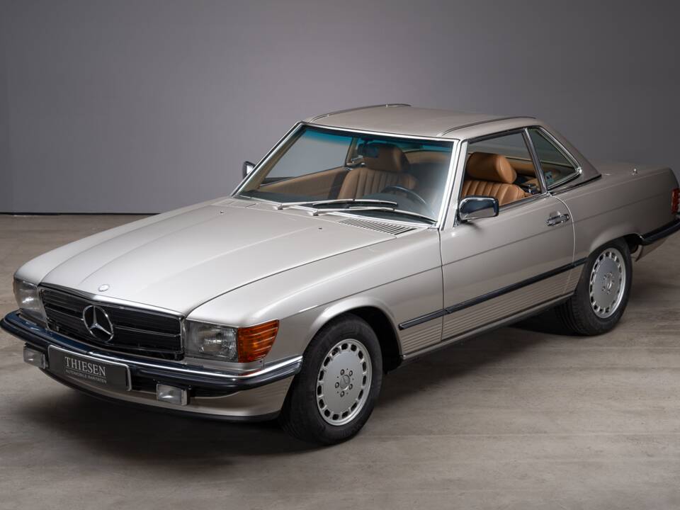 Bild 2/23 von Mercedes-Benz 560 SL (1987)