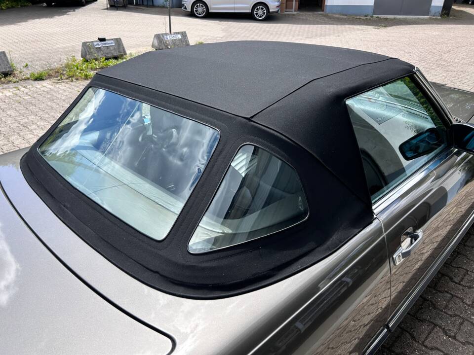 Image 22/37 of Mercedes-Benz 560 SL (1986)