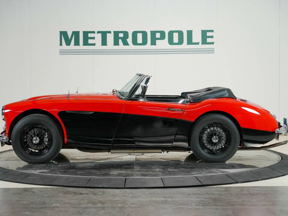 Image 13/50 of Austin-Healey 3000 Mk II (BJ7) (1964)