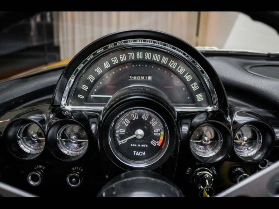 Image 22/100 of Chevrolet Corvette (1958)