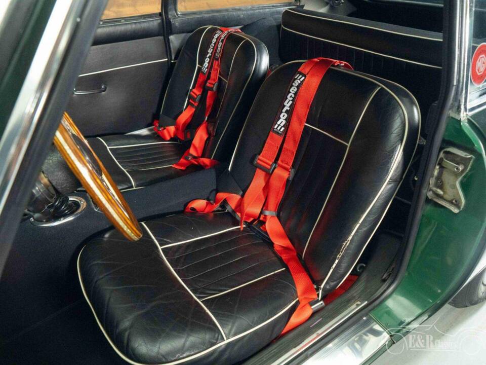 Afbeelding 14/19 van MG MGB GT (1966)