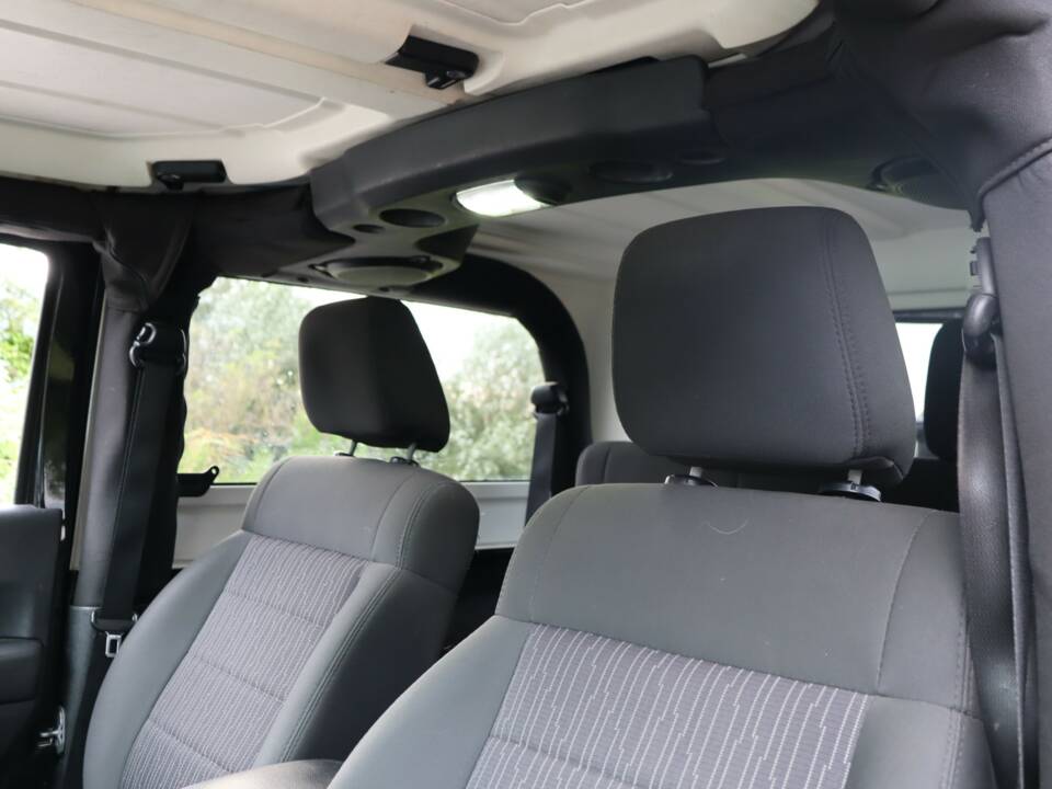 Image 10/50 of Jeep Wrangler 3.8 Rubicon (2011)