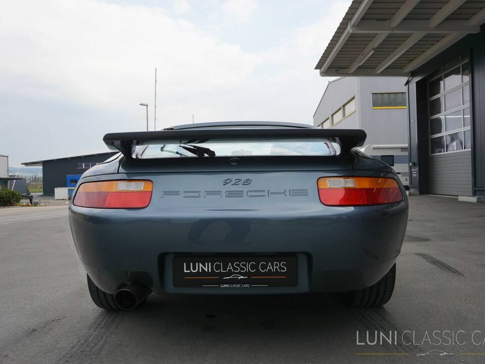 Immagine 8/46 di Porsche 928 S4 (1988)
