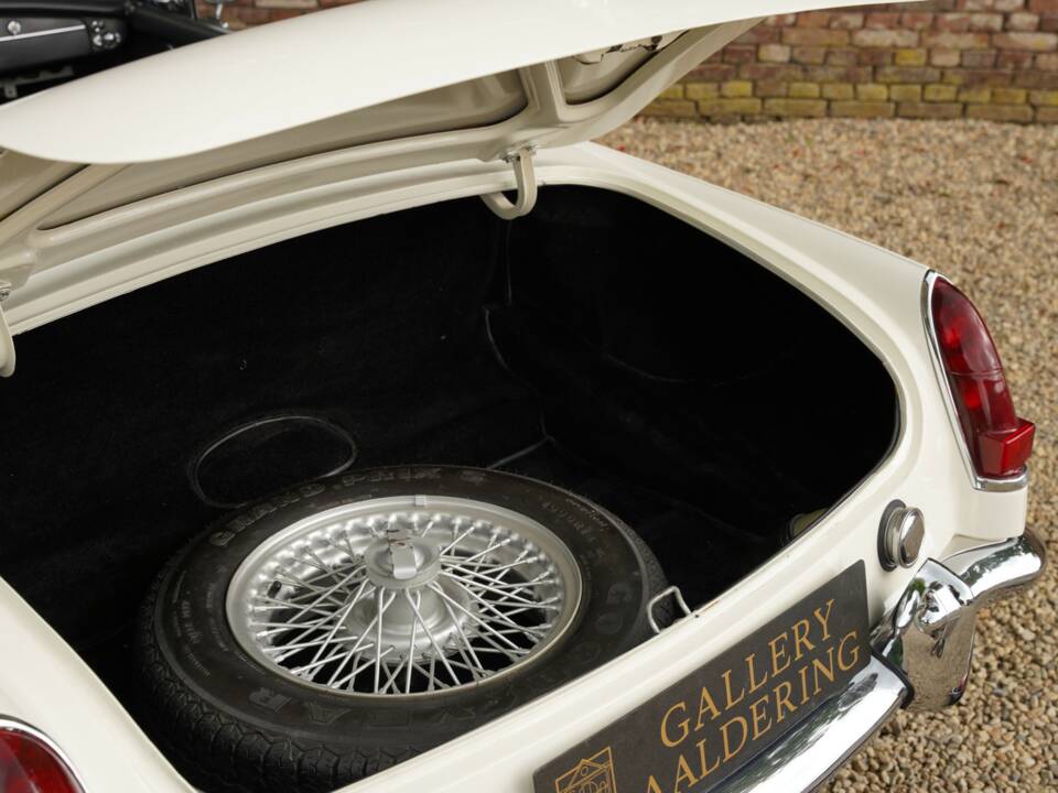 Bild 11/50 von MG MGB (1966)