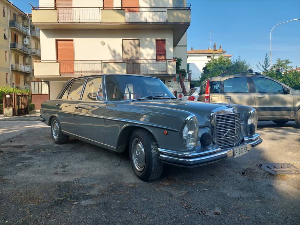 Imagen 2/14 de Mercedes-Benz 280 SE (1968)