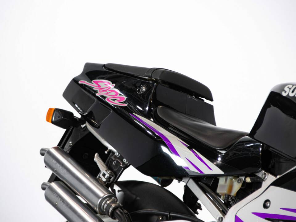 Afbeelding 32/45 van Suzuki RGV 250 Gamma (1992)