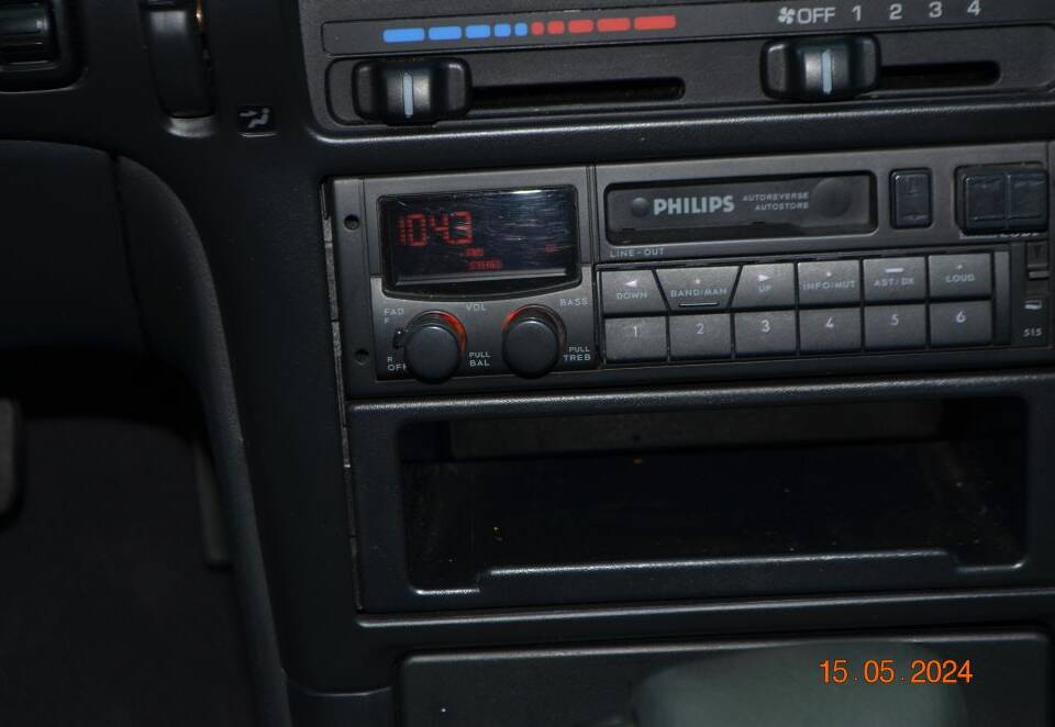 Image 7/38 of Mazda 626 2.0i (1994)