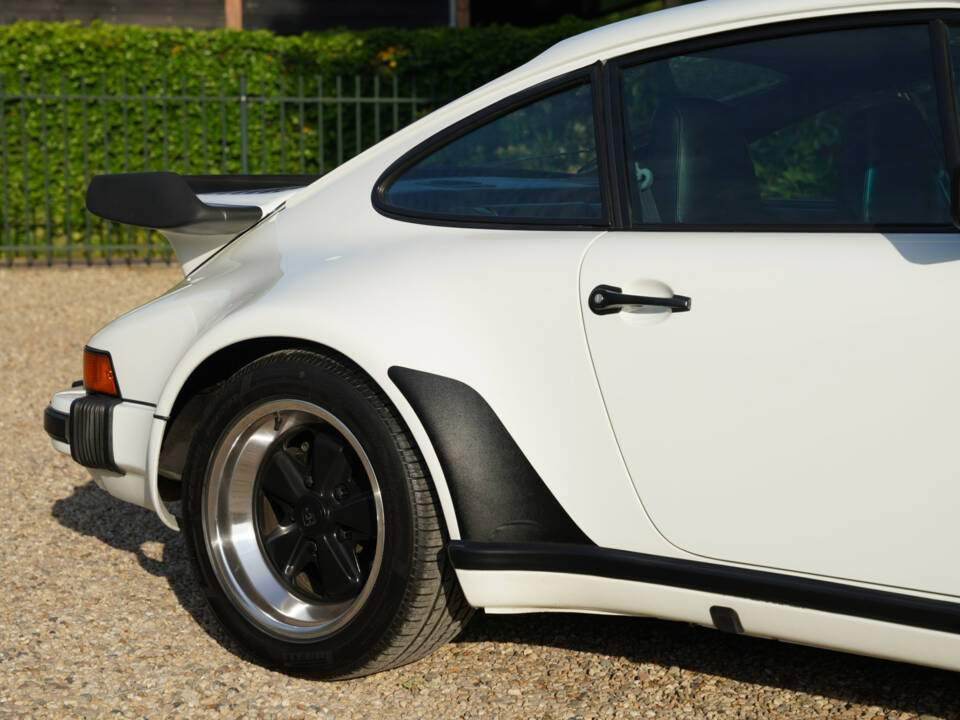 Image 30/50 of Porsche 911 Turbo 3.3 (1986)