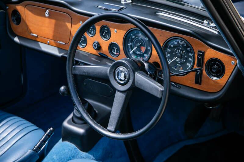 Image 24/31 of Triumph TR 5 PI (1968)