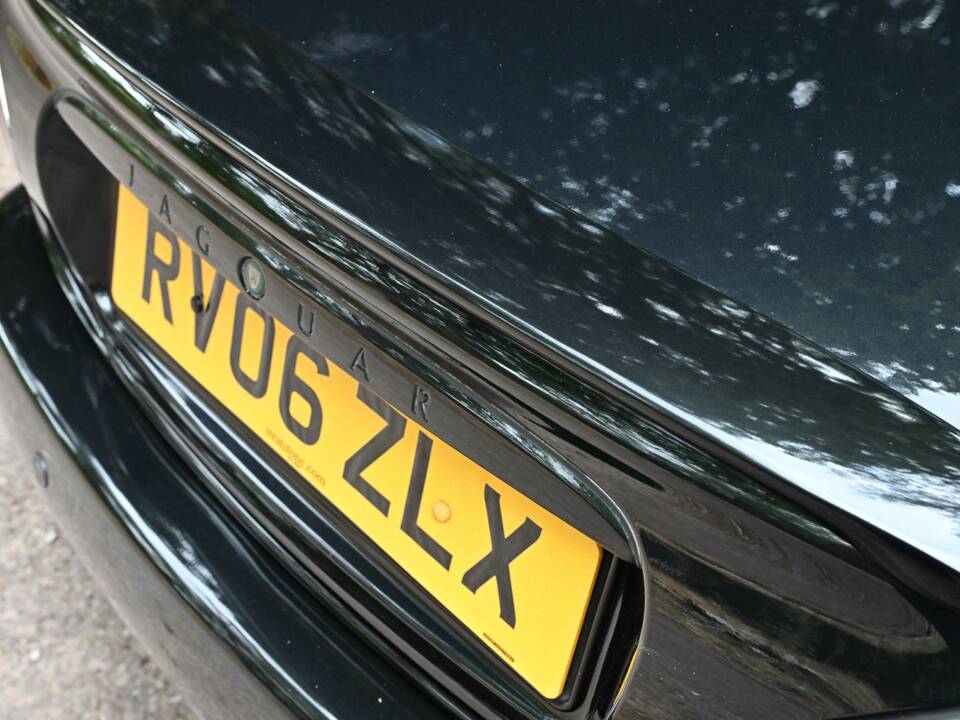 Image 20/50 of Jaguar XKR (2006)