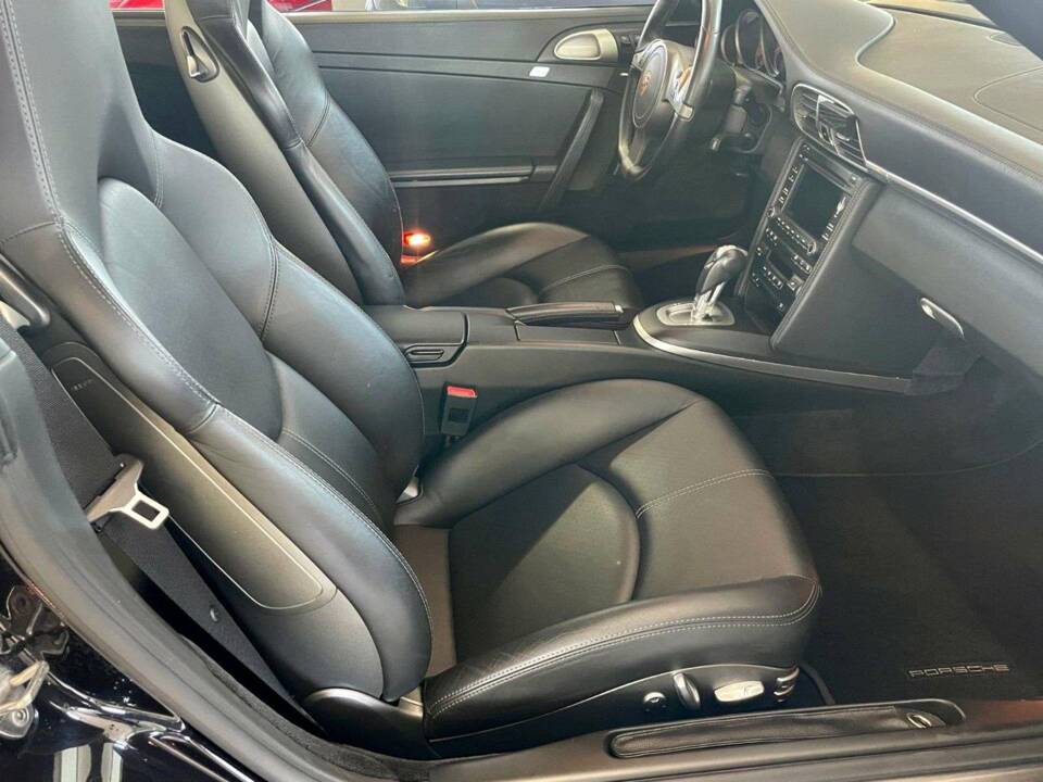 Immagine 14/17 di Porsche 911 Turbo (2010)