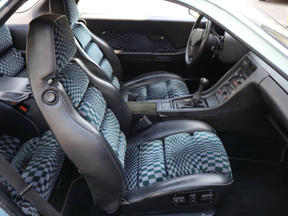 Image 22/42 de Porsche 928 (1979)