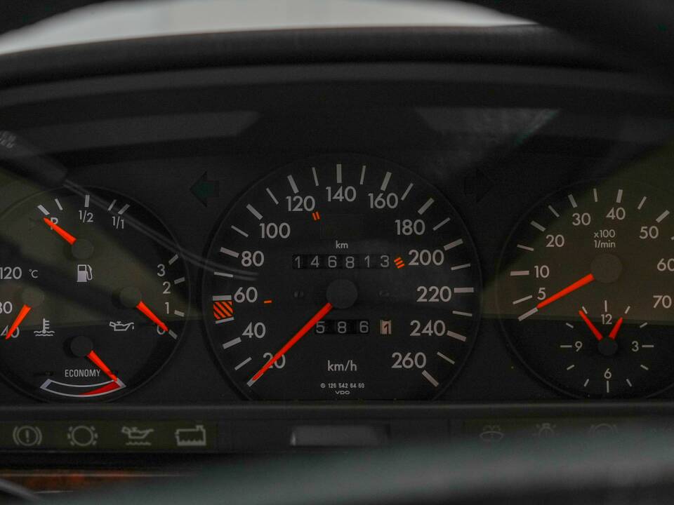 Image 9/41 of Mercedes-Benz 560 SEC (1990)