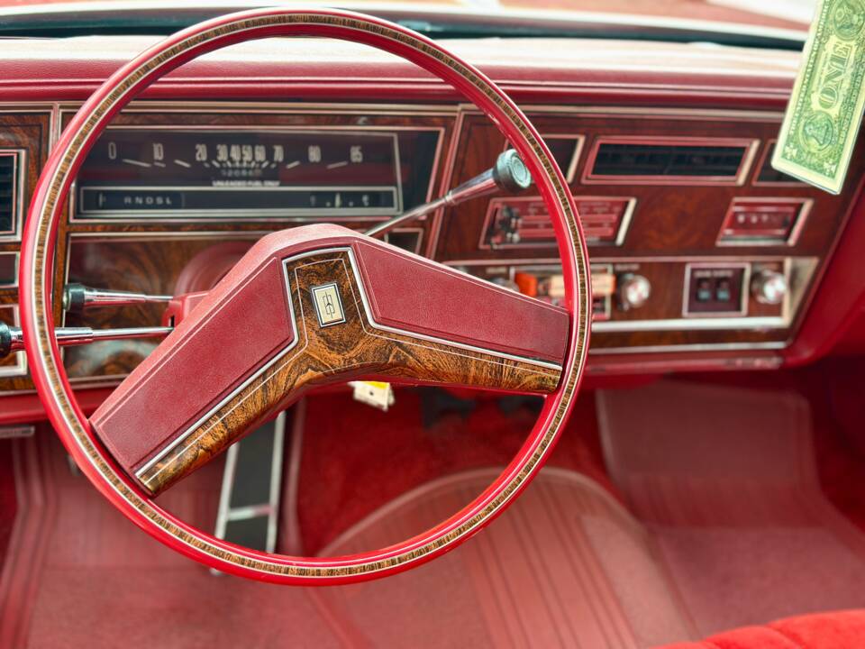Bild 15/20 von Oldsmobile Delta 88 Royale (1978)