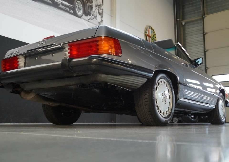 Bild 37/50 von Mercedes-Benz 560 SL (1989)