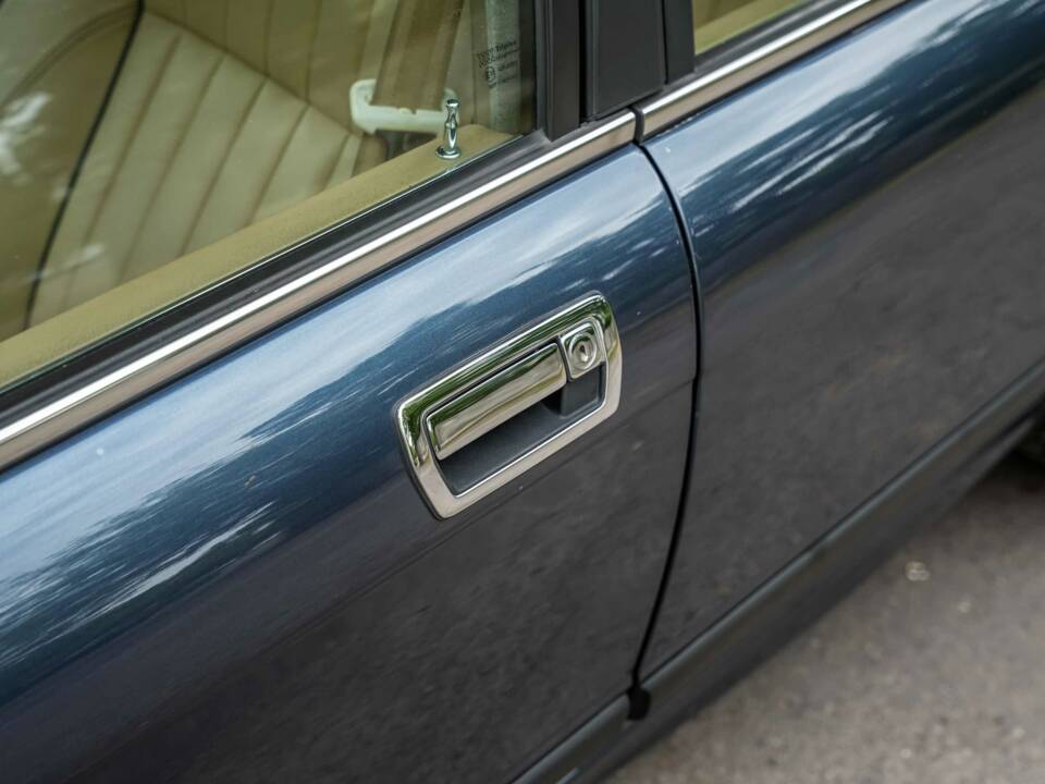 Immagine 11/55 di Jaguar XJ 40 (XJ-R) (1990)
