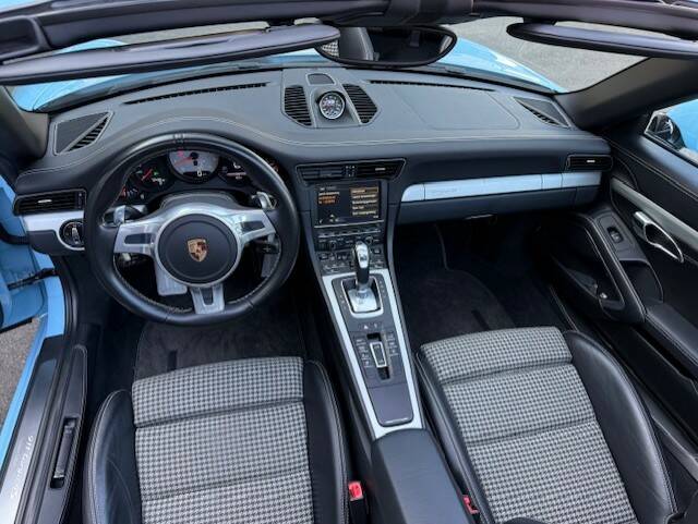 Immagine 10/27 di Porsche 911 Targa 4 GTS (2015)
