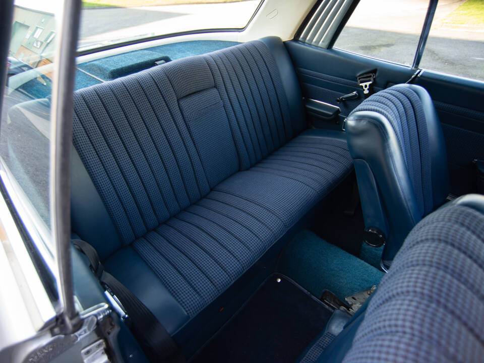 Imagen 15/39 de Mercedes-Benz 350 SLC (1972)