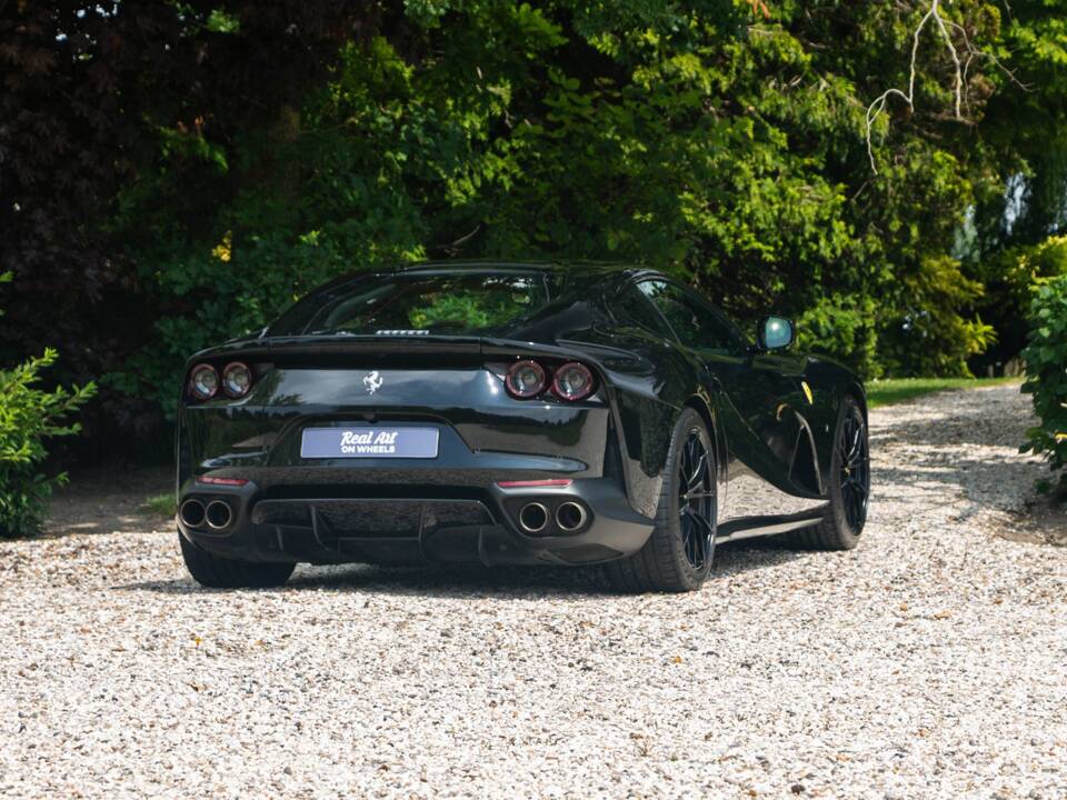 Imagen 6/15 de Ferrari 812 Superfast (2018)